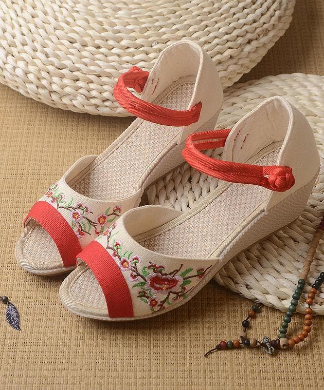 White Embroideried Sandals SplicingBuckle Strap Wedge Sandals